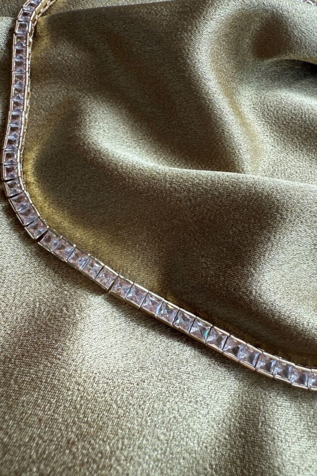 Premium Seri Pırlanta Montür Gold Renk Kolye